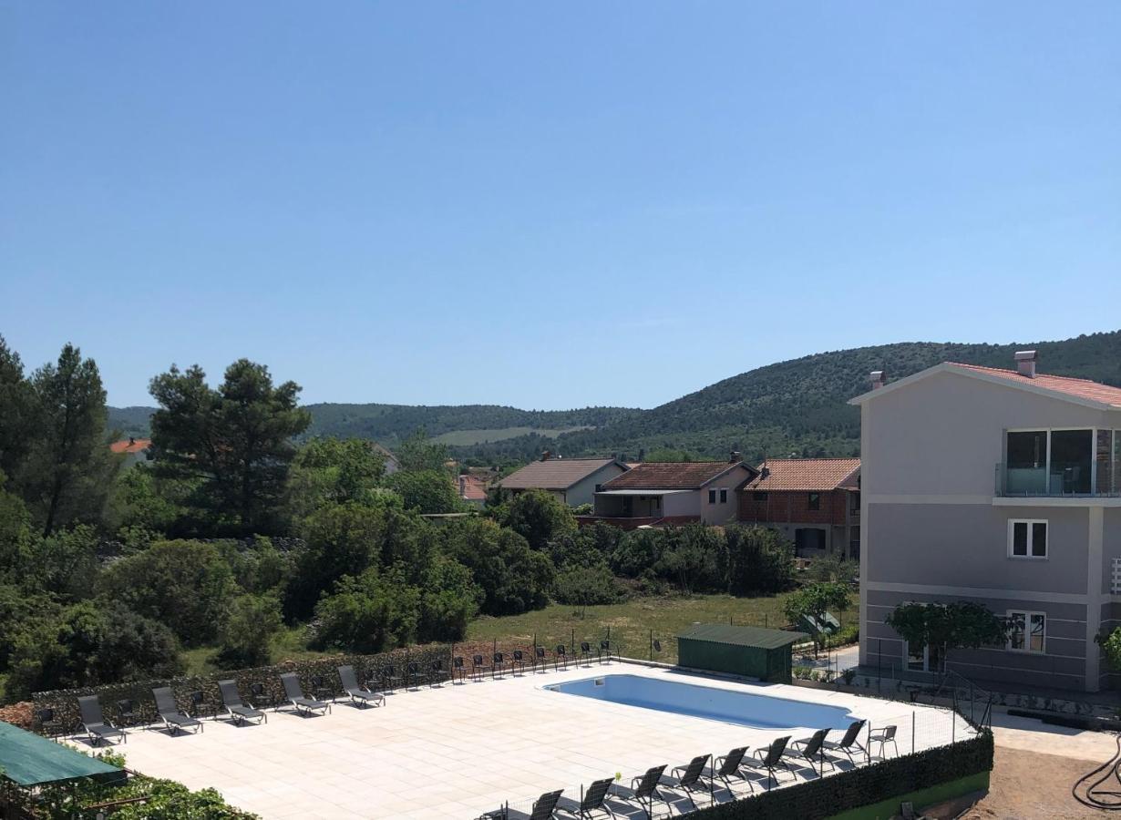 Lipovac Resort Ficus Bilice Eksteriør bilde