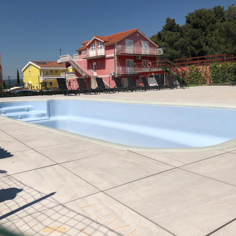 Lipovac Resort Ficus Bilice Eksteriør bilde