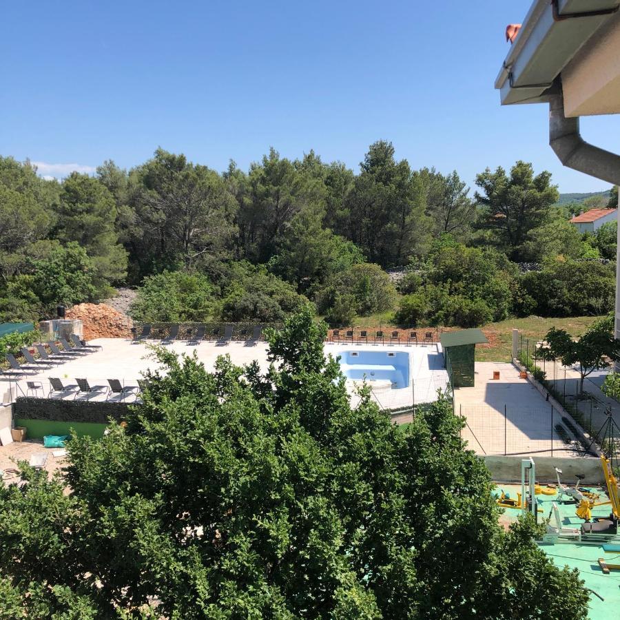 Lipovac Resort Ficus Bilice Eksteriør bilde