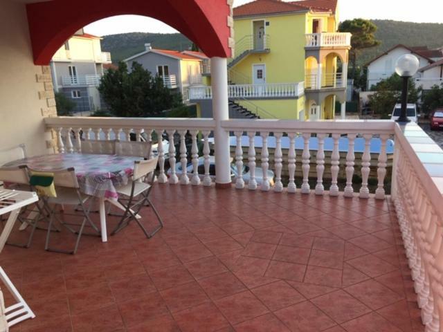 Lipovac Resort Ficus Bilice Eksteriør bilde